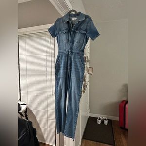 Good American brand new, never worn it was too small and forgot to return.